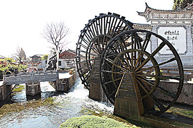 工程机械市场喜忧参半去产能库存任重道远
